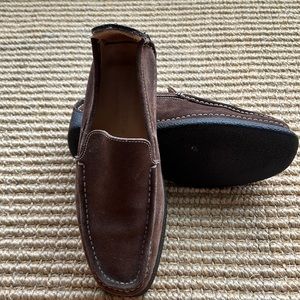 Passengers made in Italy woman’s suede loafer brown SZ 38